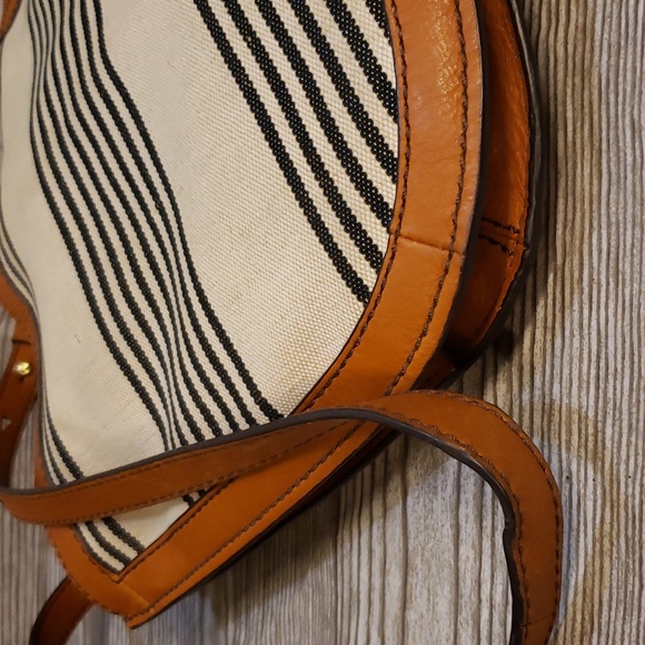 Fossil cream fabric striped with tan leather trim crossbody bag - Picture 3 of 8